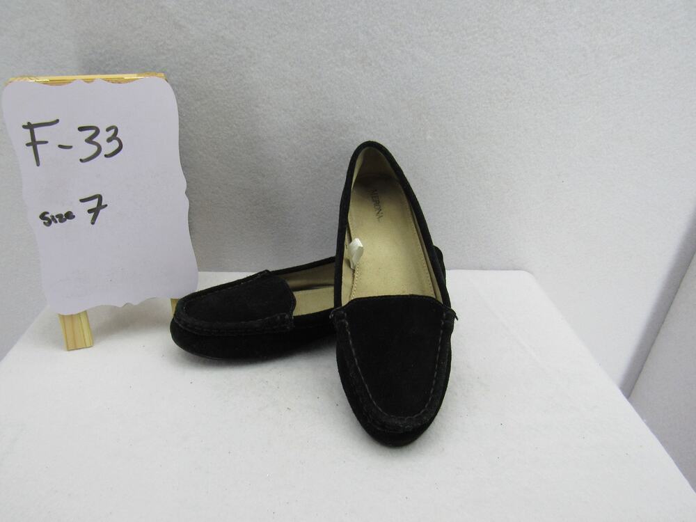 Merona suede loafers size 7
